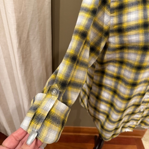 Iowa Hawkeyes Women's Concepts Piedmont Flannel Long Sleeve Button Up, Size L - Picture 7 of 13